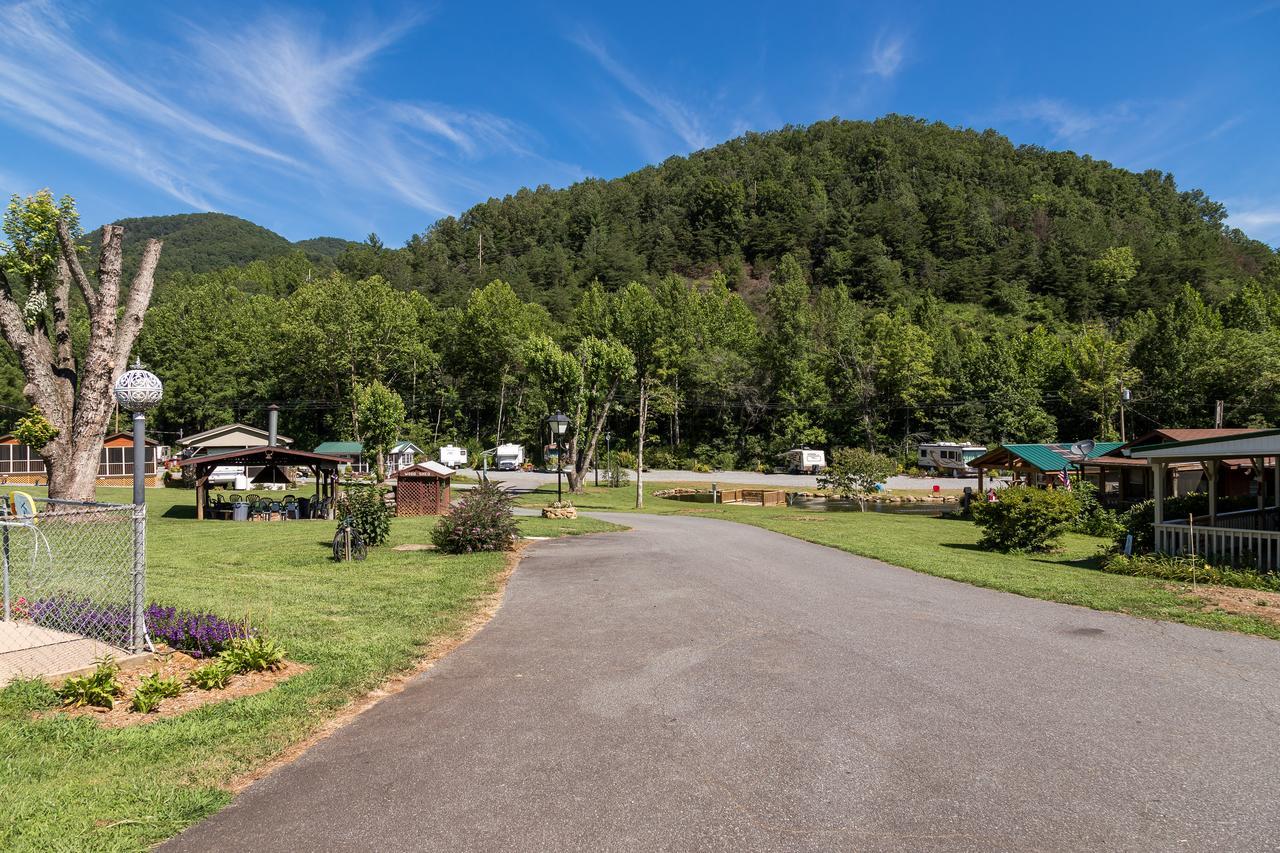 Fort Tatham Rv Resort Sylva Exteriér fotografie